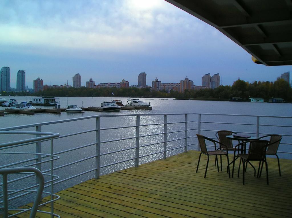 Chervona Kalina Kyiv Exterior photo