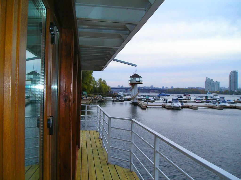 Chervona Kalina Kyiv Exterior photo