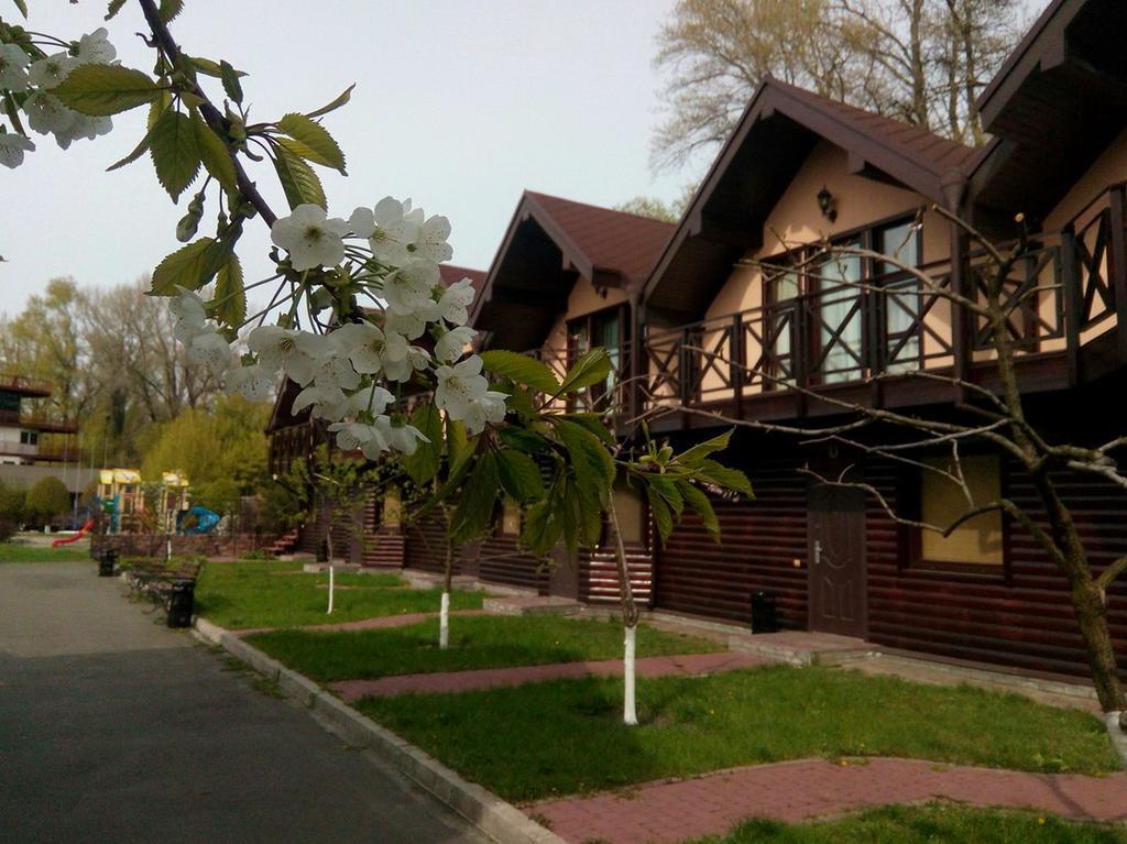 Chervona Kalina Kyiv Exterior photo